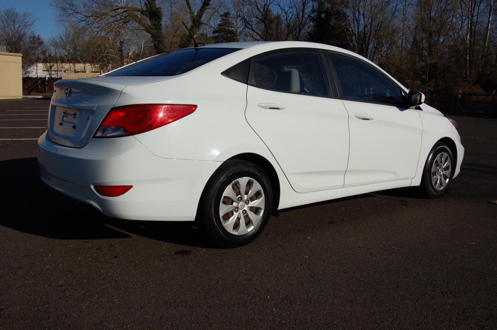 2016 White /Gray Leather Hyundai Accent SE 4-Door 6A (KMHCT4AE9GU) with an 1.6L L4 DOHC 16V engine, 6A transmission, located at 6528 Lower York Road, New Hope, PA, 18938, (215) 862-9555, 40.358707, -74.977882 - Here we have a very nice Hyundai Accent with a 1.6L 4 cylinder putting power to the front wheels via an automatic transmission. Features include: gray cloth interior, keyless entry, 2 keys and 2 remotes, AM/FM/CD/SAT/MEDIA radio, heat and A/C, tilt steering wheel, power windows/locks/mirrors and 14 - Photo#6